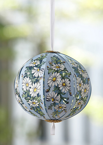 White Daisies Card (Hanging Ball) - Click Image to Close
