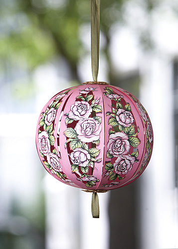 Pink Roses Card (Hanging Ball) - Click Image to Close